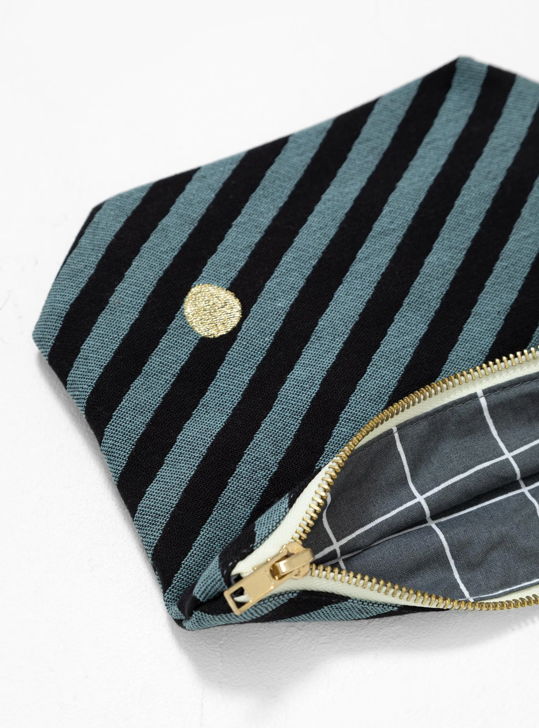 Toiletry Bag PM Sardine Grey & Black Stripe